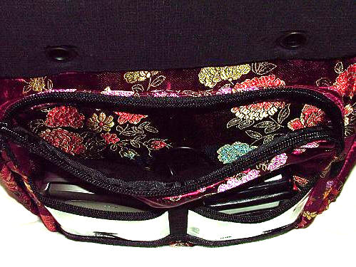 chums sherpa contoured carry all bag 10