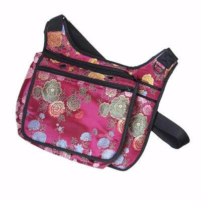 chums sherpa contoured carry all bag 2