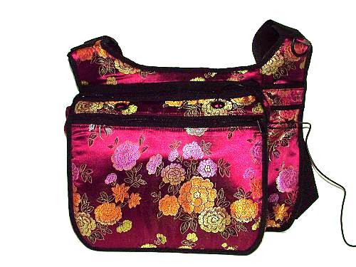 chums sherpa contoured carry all bag 8