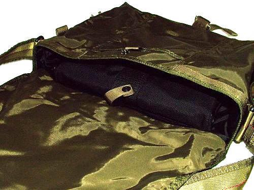 medium design group deployment messenger bag17